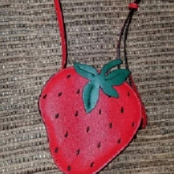 Strawberry Shaped Purse like new - Picture 4 of 6